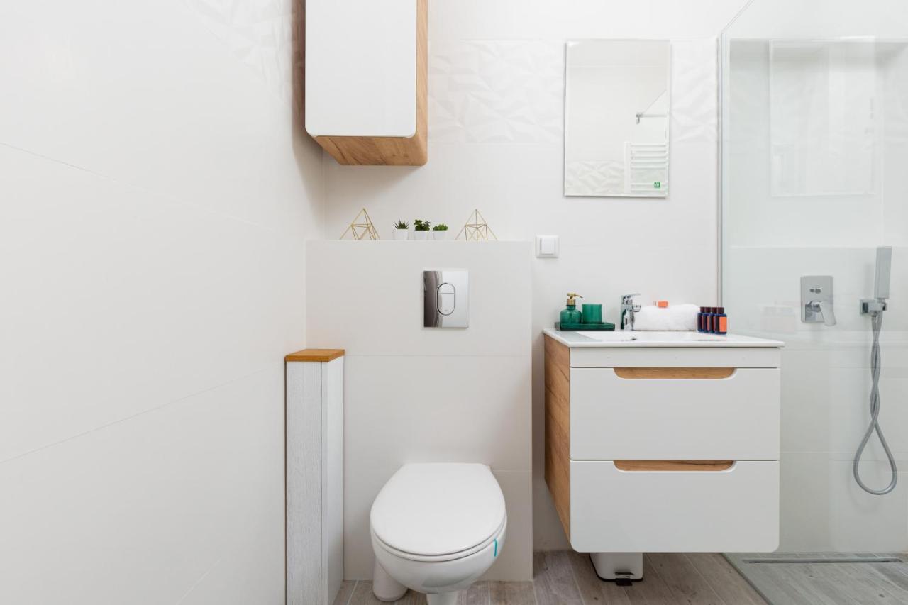 City Center Apartment Elektoralna By Noclegi Renters Варшава Екстериор снимка