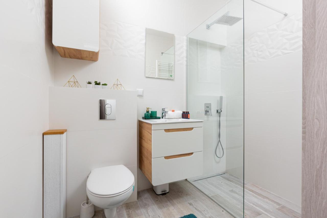 City Center Apartment Elektoralna By Noclegi Renters Варшава Екстериор снимка
